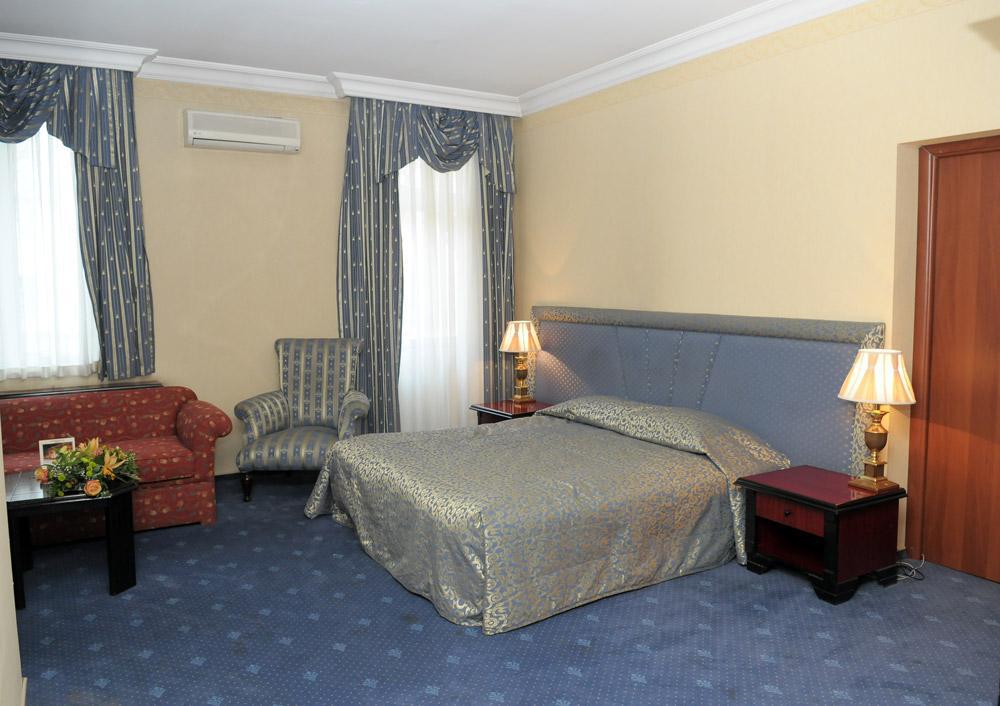 Ambassador Hotel อัลมาตี ภายนอก รูปภาพ