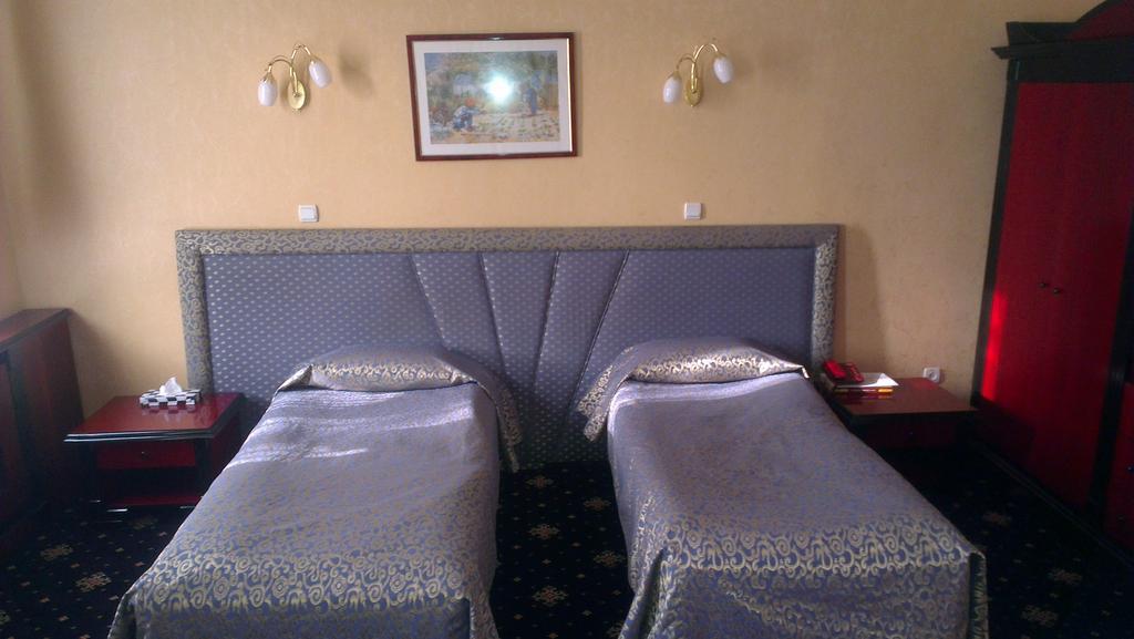 Ambassador Hotel อัลมาตี ภายนอก รูปภาพ